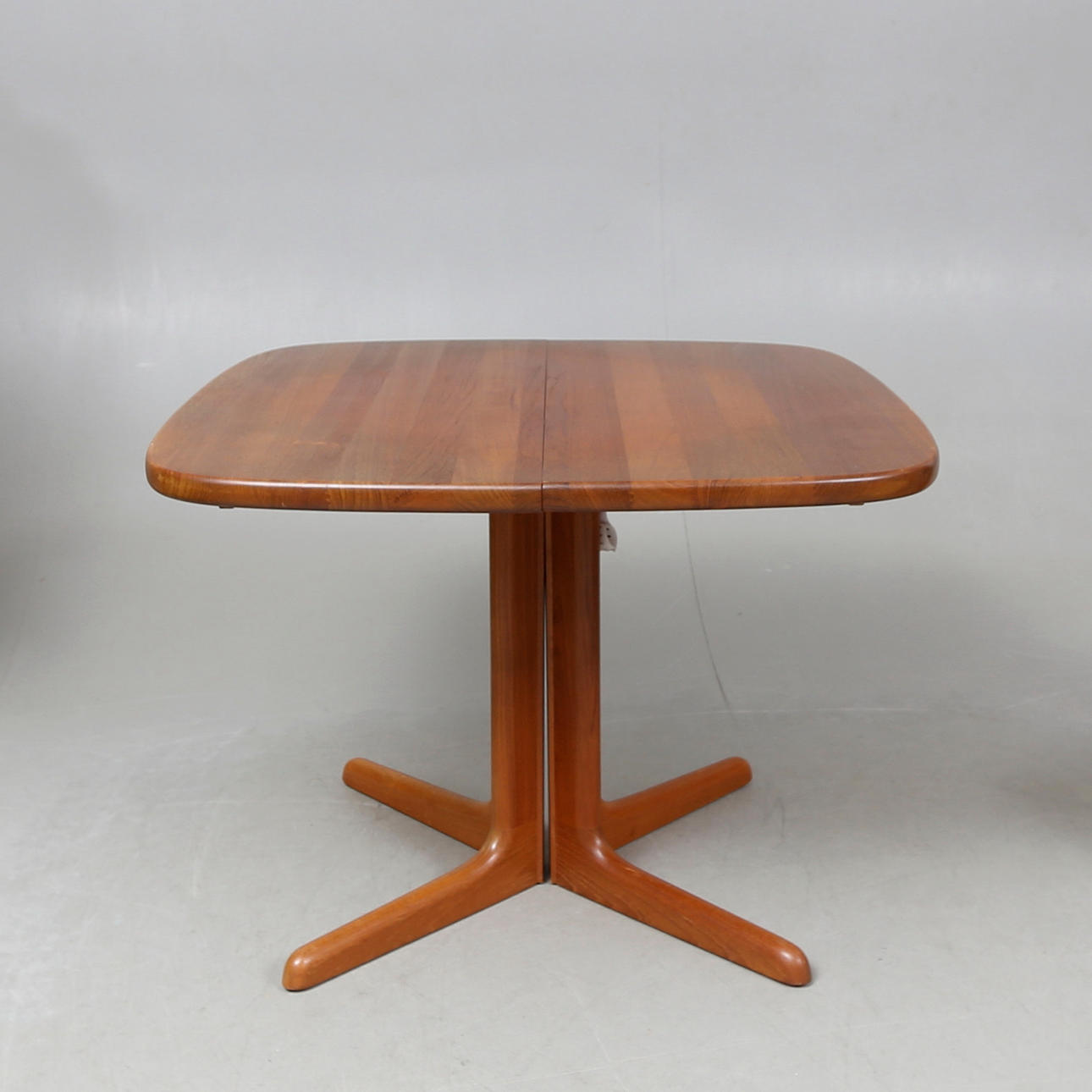 MATBORD, teak, samtida.