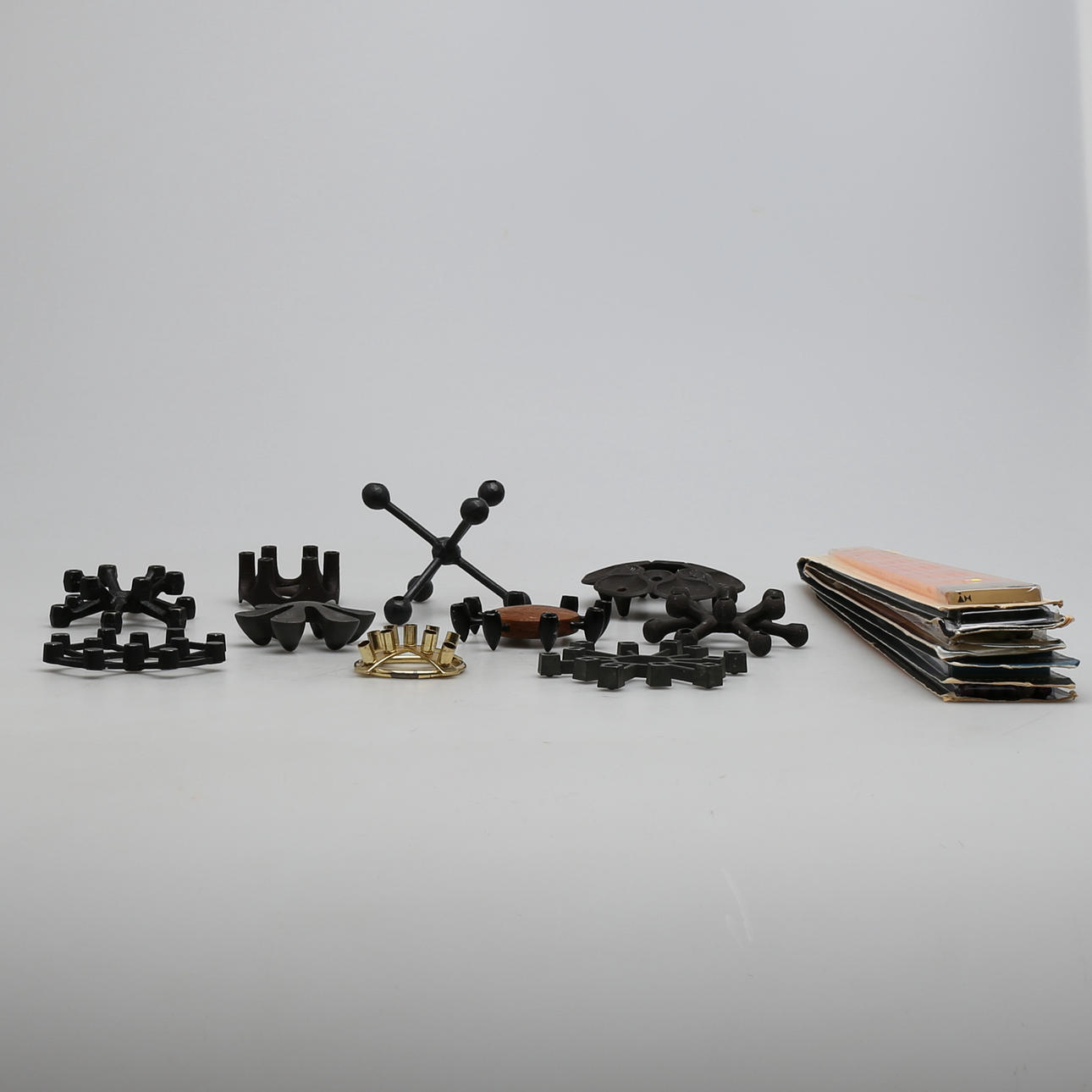 PARTI LJUSSTAKAR. 10 delar. Olika modeller. Metall. Bl. a Jens H Qvistgaard. Danmark.