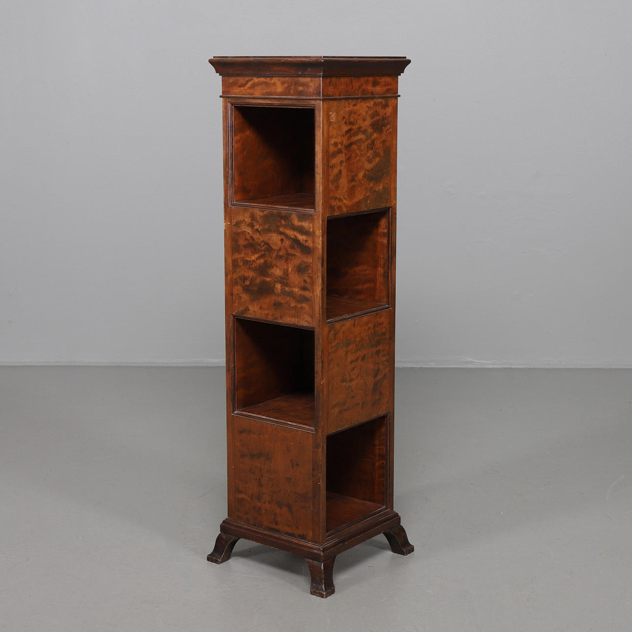 PILLAR BOOKSHELF, birch, 1920s/30s.