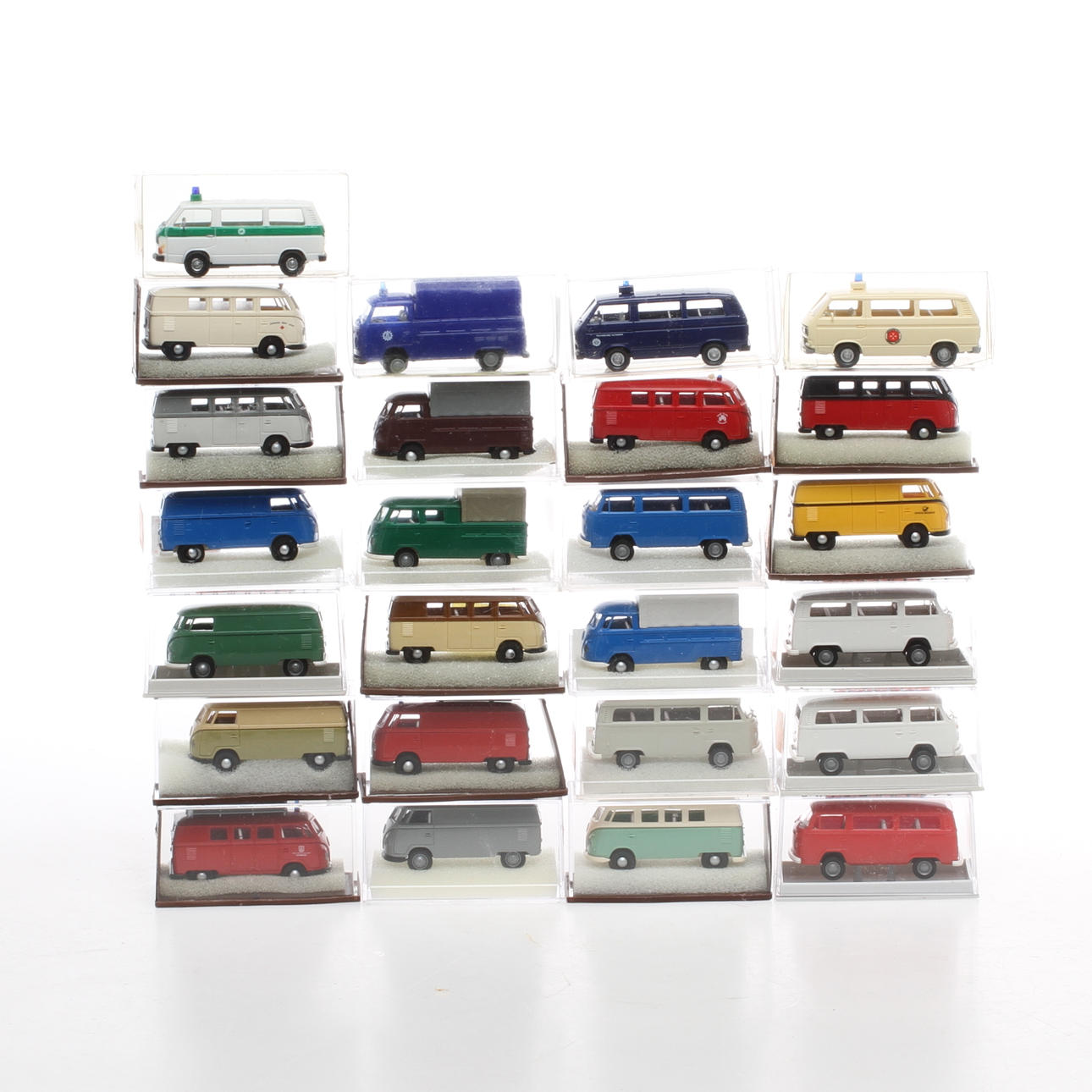 MODELLBILAR BREKINA. 25 stycken. Originalkartonger.