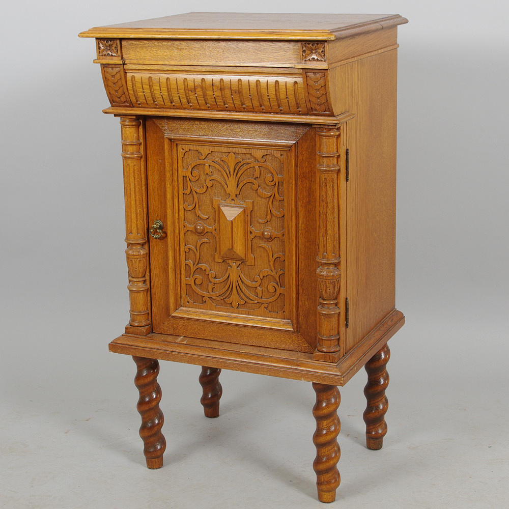 KOMMOD, ek, nyrenässans.