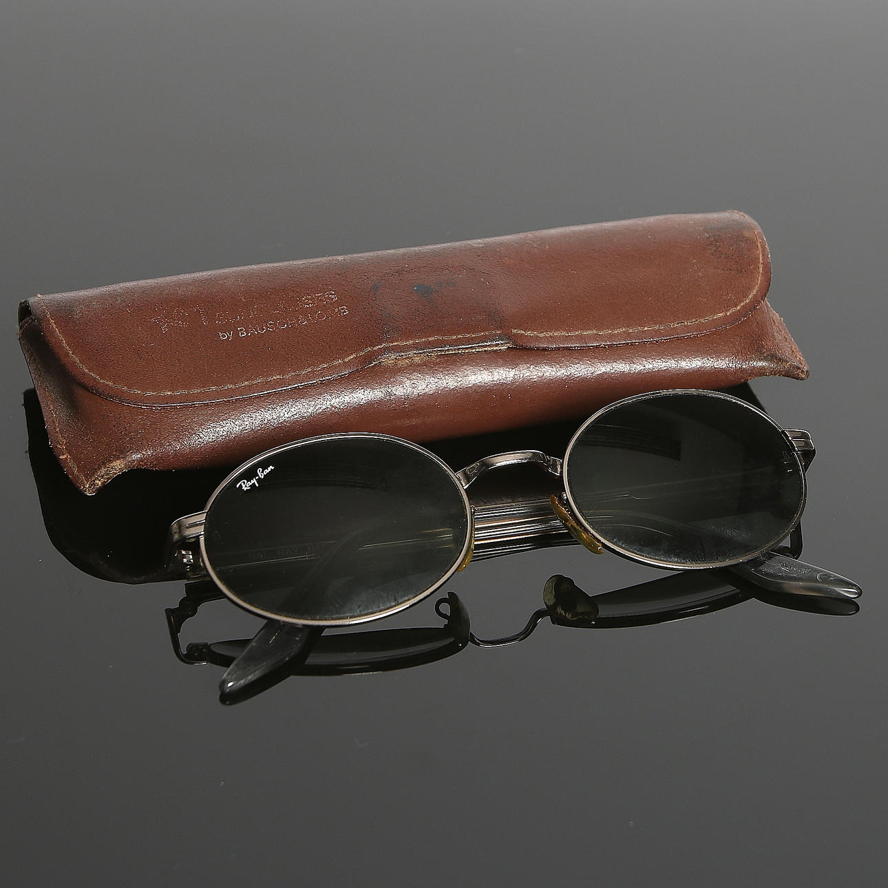 SOLGLASÖGON samt FODRAL, B&L, Ray-Ban, U.S.A.