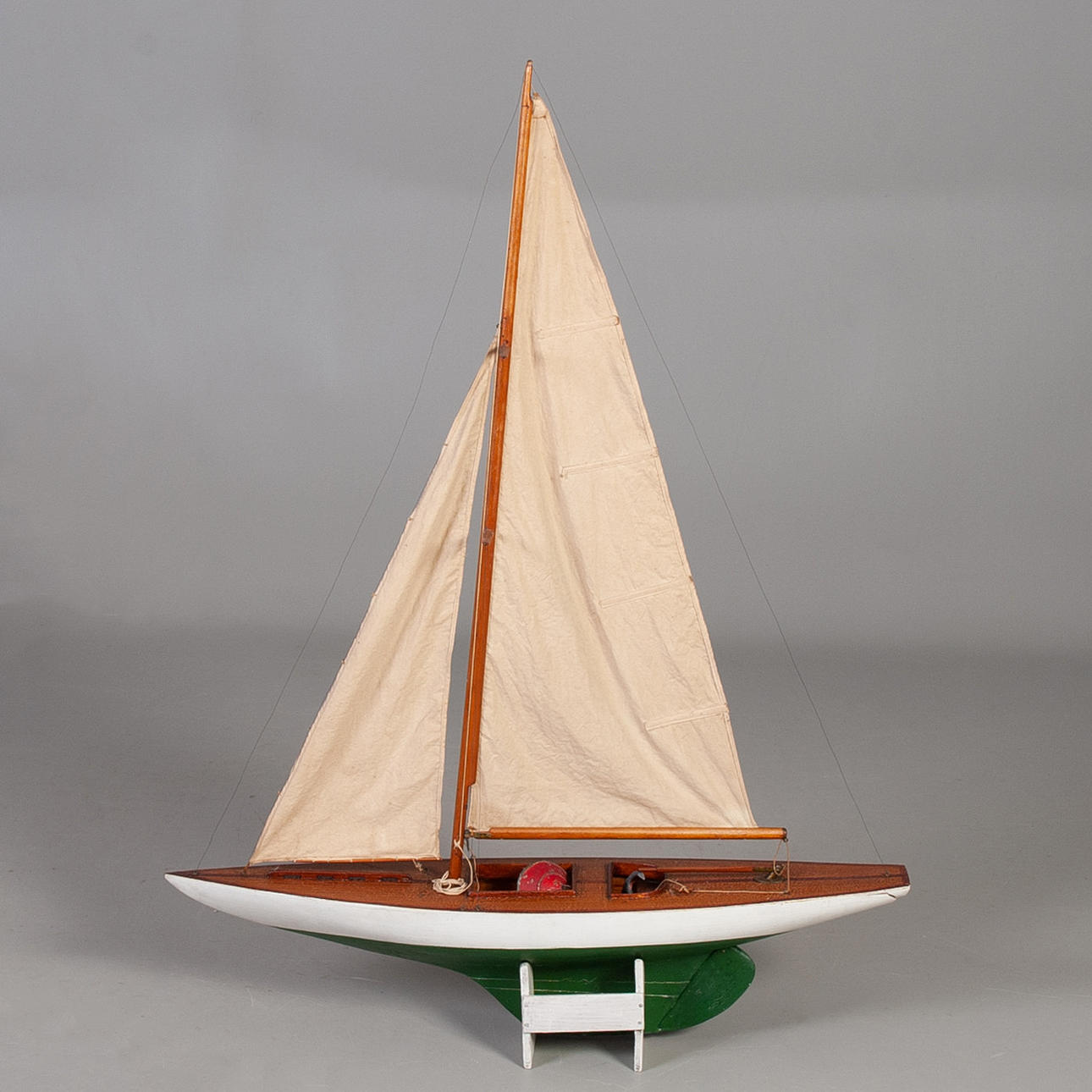 MODELLBOOT. Segelschiff Anfang 1900.