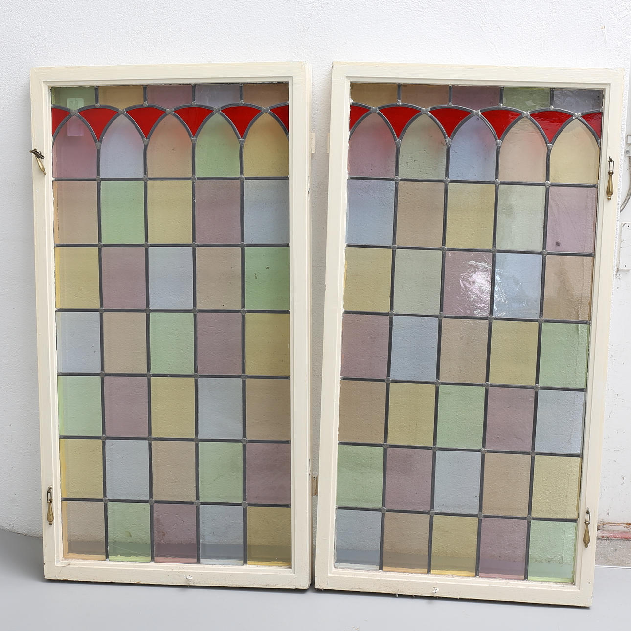 BLYGLASFÖNSTER (2), 1900-tal.