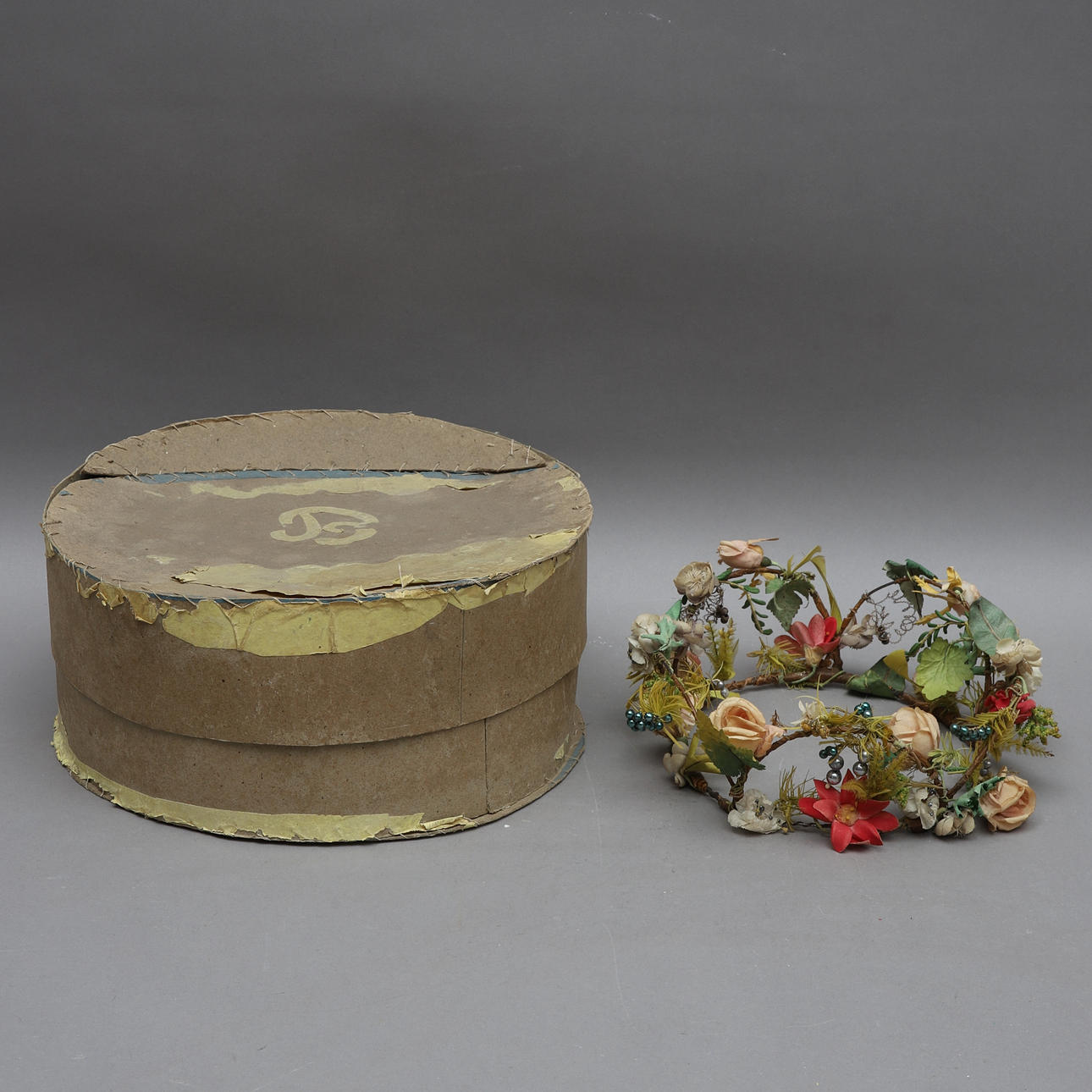 BRAUTKRONE, Textilblumen, Bürgerliche, Ende 19. Jahrhundert.