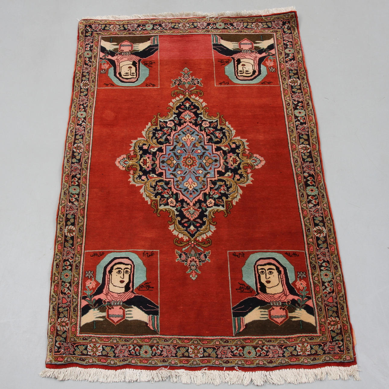 MATTA, orientalisk, ca 165 x110 cm.