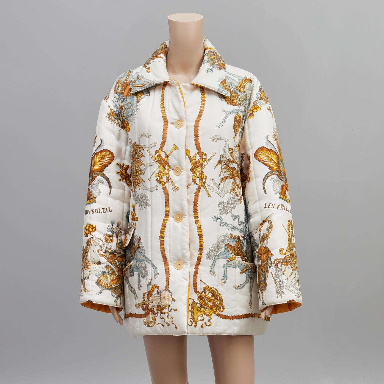 HERMÉS. Jacket, silk, size 40, labeled.