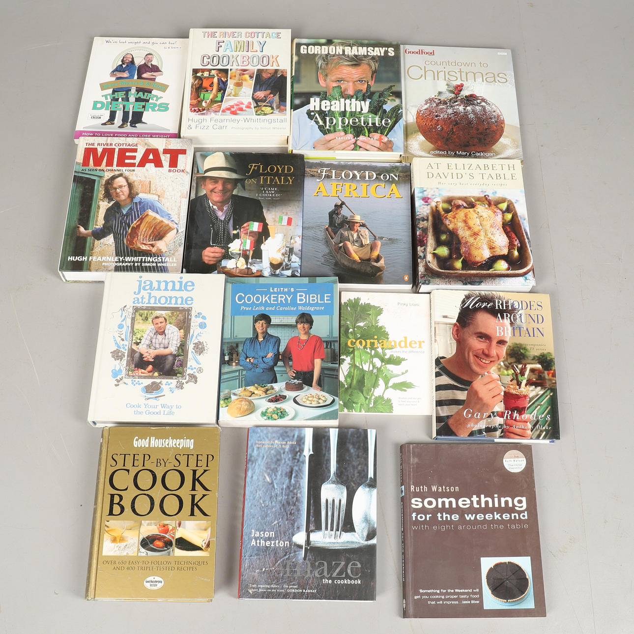 EN MÆNGDE KAGEBØGER.