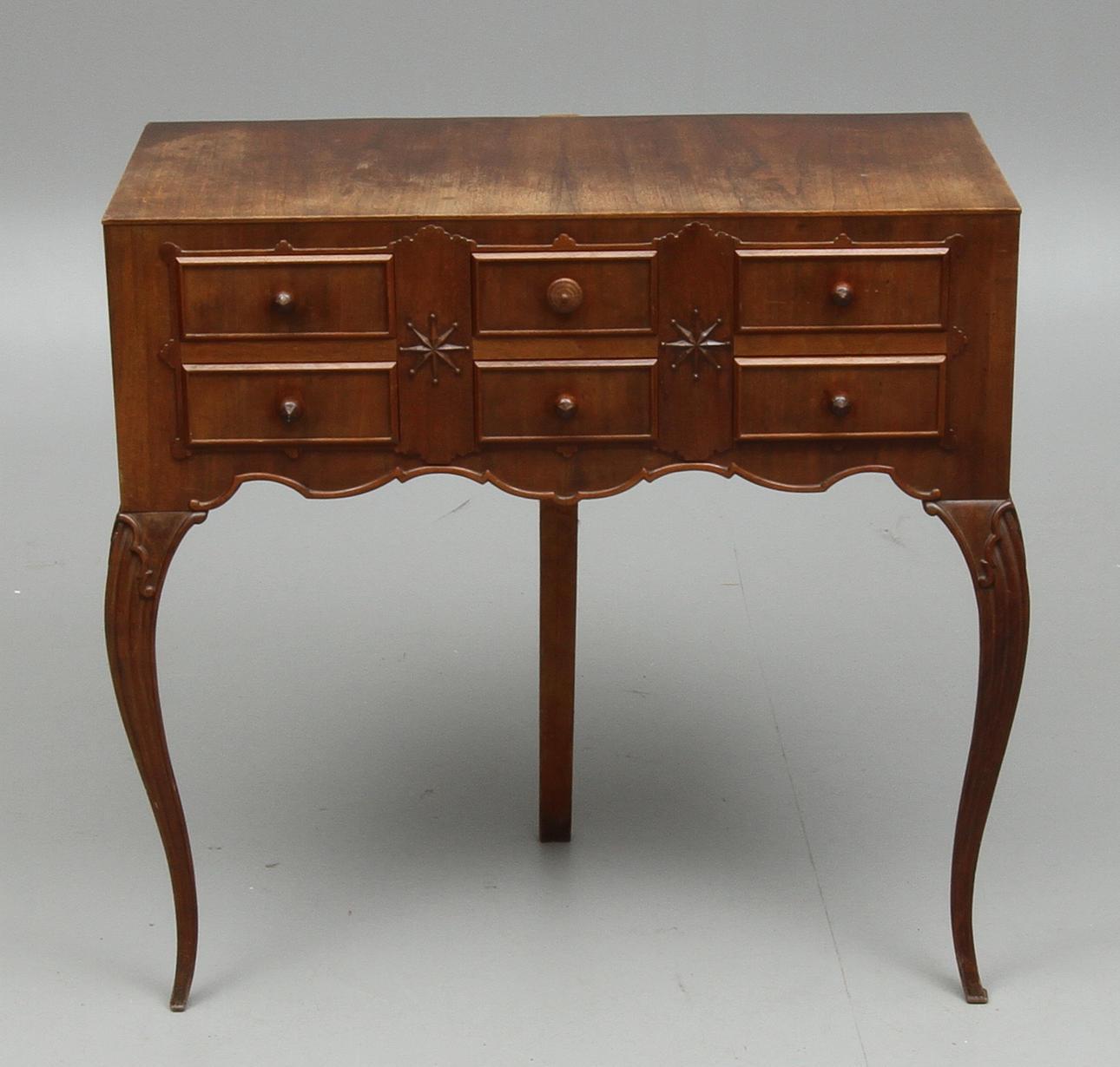 KONSOLBYRÅ, Louise XV-stil. 1900-tal.