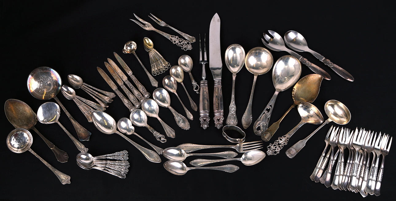 SILVERBESTICK, diverse, 51 delar, 1190 gram + NYSILVER, diverse bestick 33 delar.