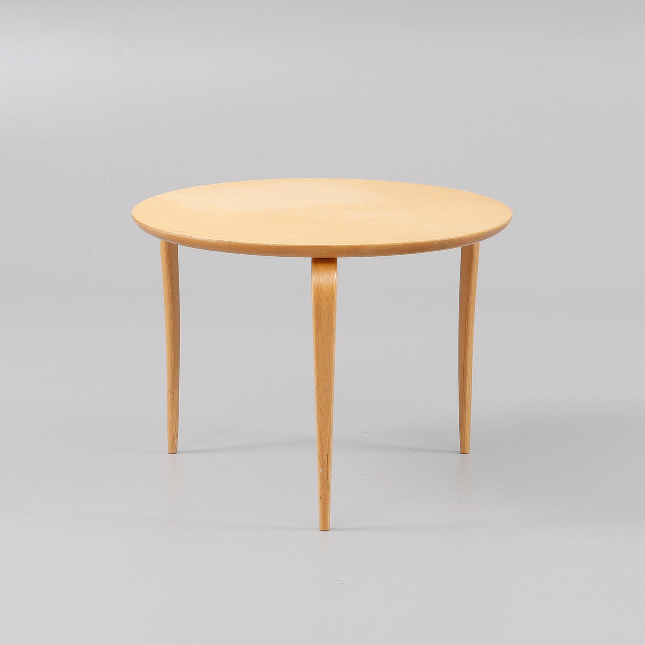 BRUNO MATHSSON. Soffbord, "Annika" Bruno Mathsson International.