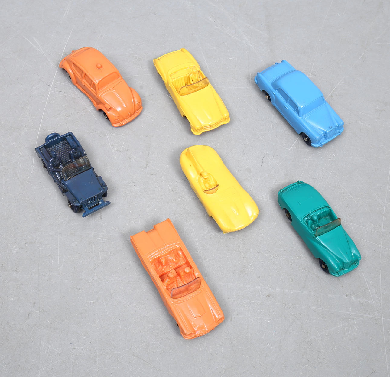 TOMTE LAERDAL STAVANGER NORWEGEN, 7 Gummiautos.