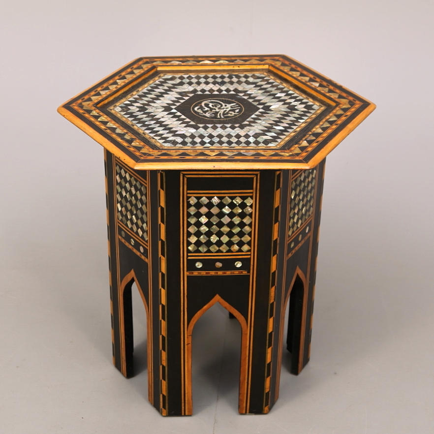 RÖKBORD, nordafrika, pärlemorinläggningar.