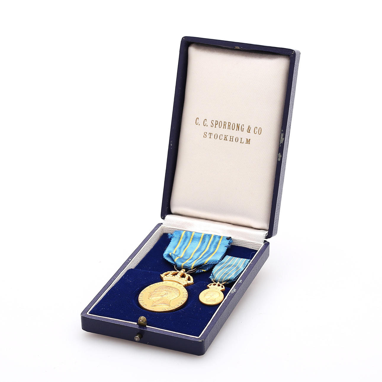 MEDALJER, 2 st, Förtjänstmedaljer, hemvärnet, silver.