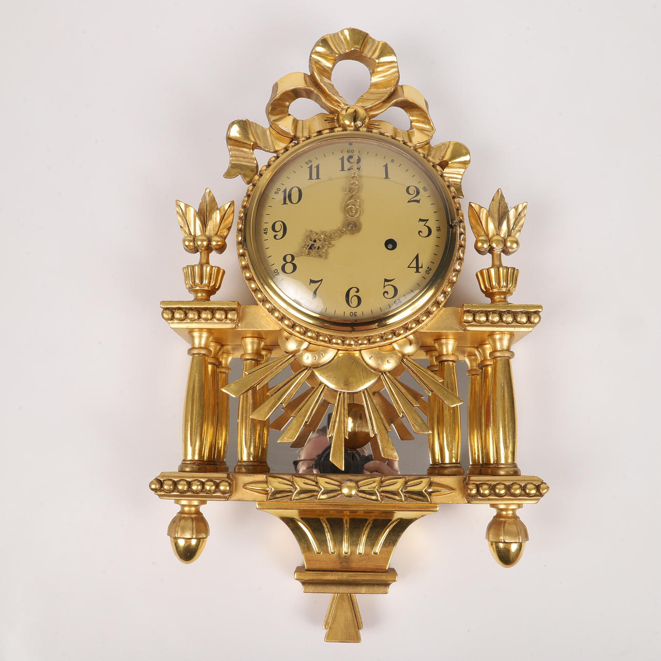 VÄGGPENDYL, förgyllt trä, 1900-tal.