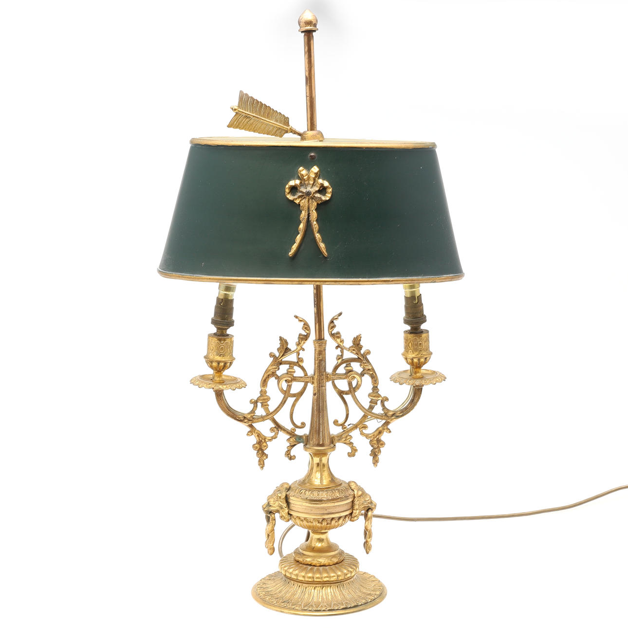 A GILT METAL DIRECTOIRE STYLE TABLE LAMP.