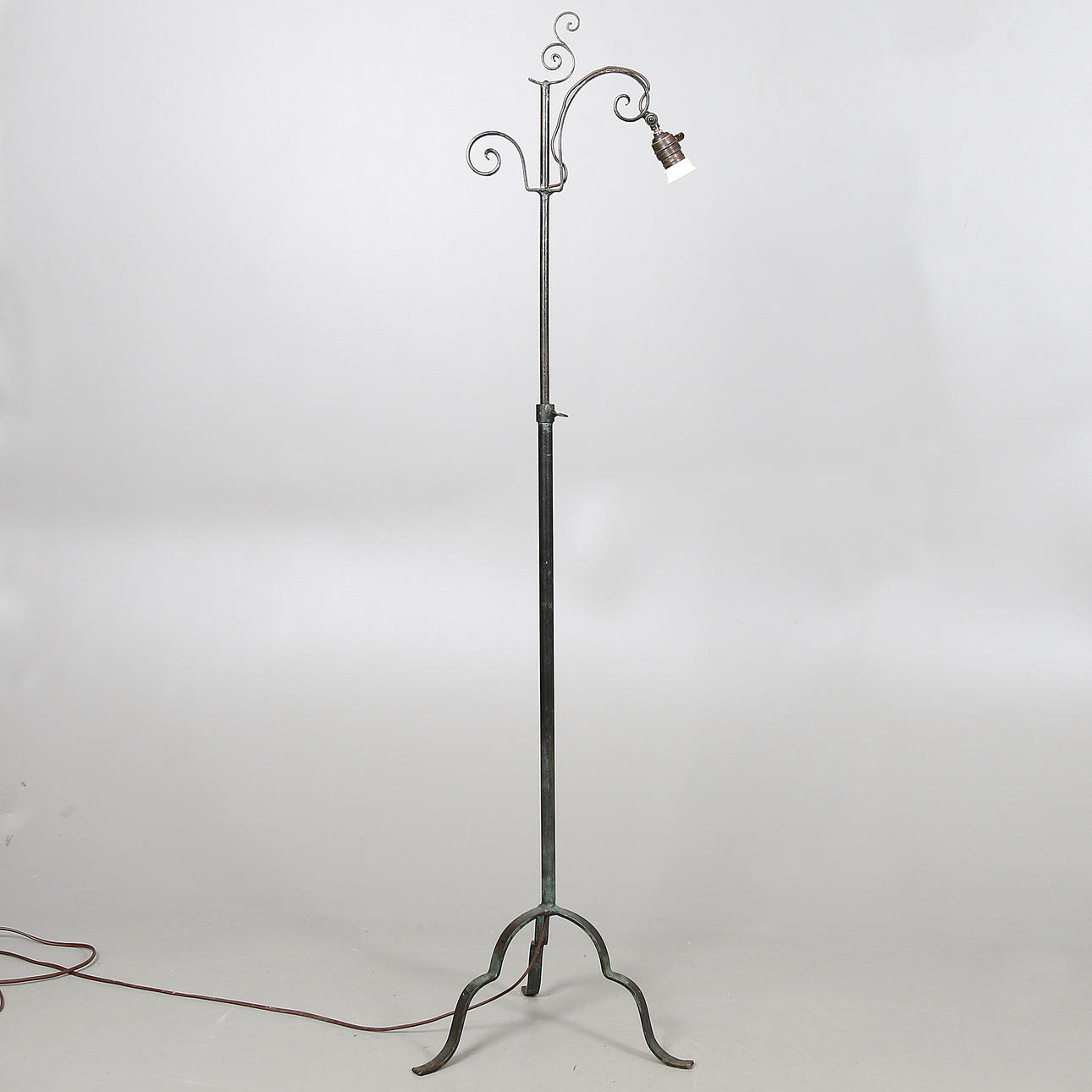 GOLVLAMPA, jugend, tidigt 1800-tal.