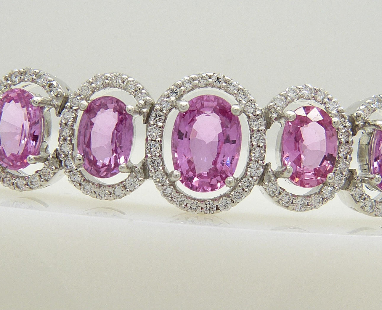 ROSA SAFIR & DIAMANT ARMBAND.