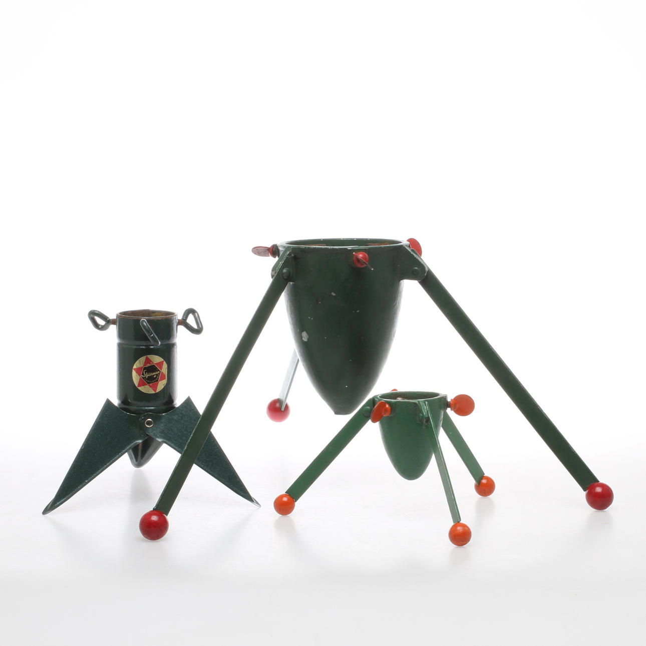 JULGRANSFÖTTER, 3 st, metall samt trä, omkring 1900-talets mitt.