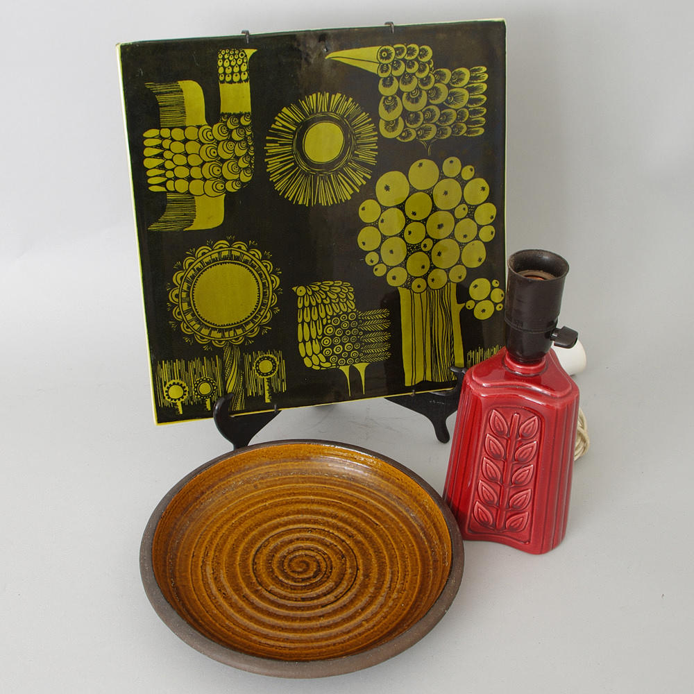 PLAKETT, FAT SAMT BORDSLAMPA, Rörstrand.