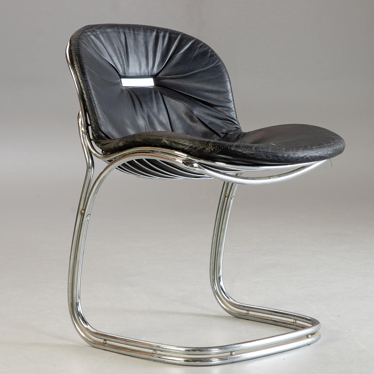 Stuhl / Freischwinger. Leder / Chrom.