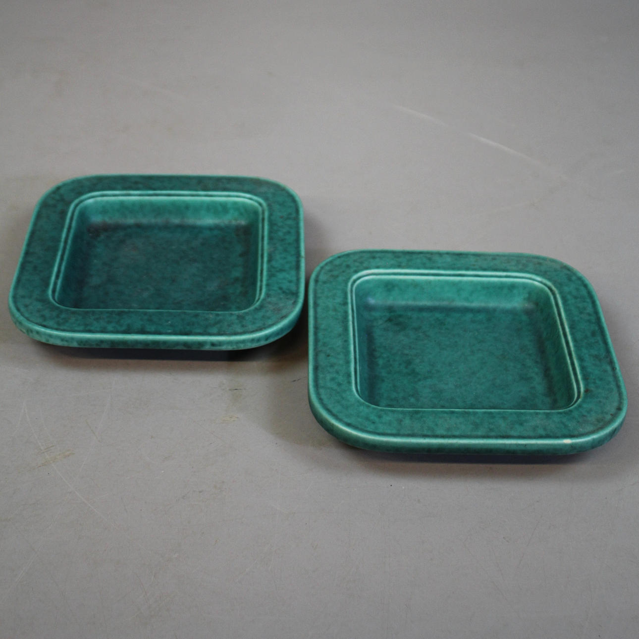 WILHELM KÅGE. FAT, 2 st Gustavsberg.