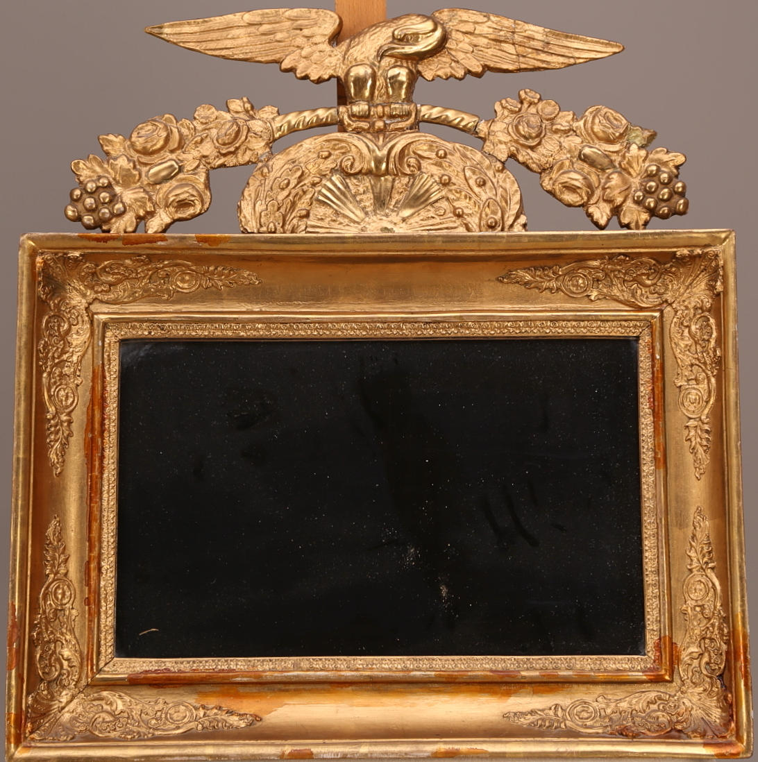 VÄGGSPEGEL, empir, förgylld trä/pastellage, 1800-talets första hälft.