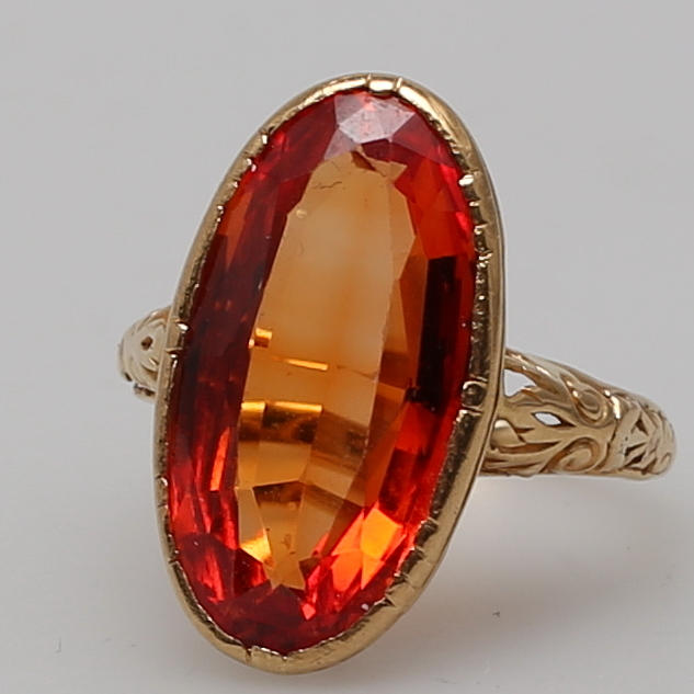 RING i 18K rödguld med citrin.