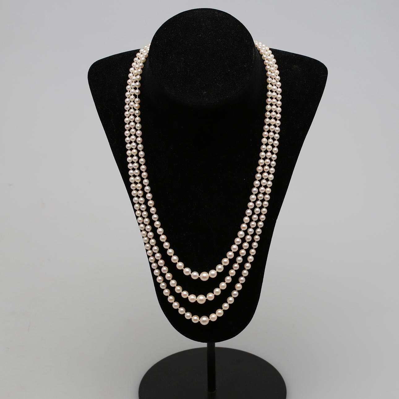 PÄRLCOLLIER med odlade saltvattenspärlor och lås i 18K gulguld.