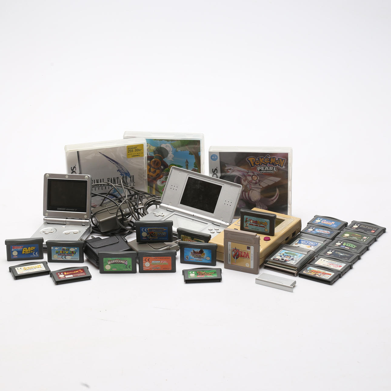 SPIELKONSOLE, 3 Stück, Game Boy, Nintendo DS mit Spielen.