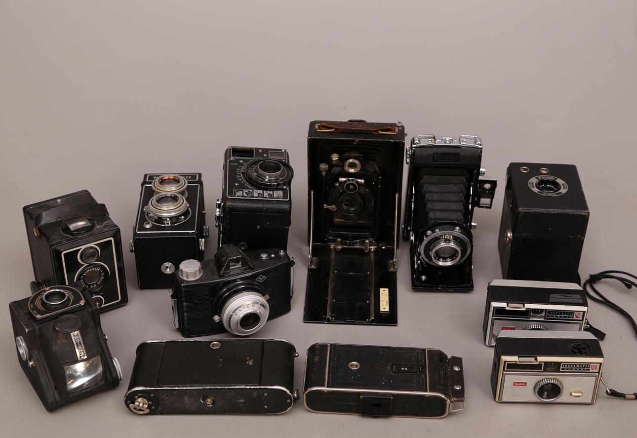 KAMEROR, 12 st, 1900-tal.