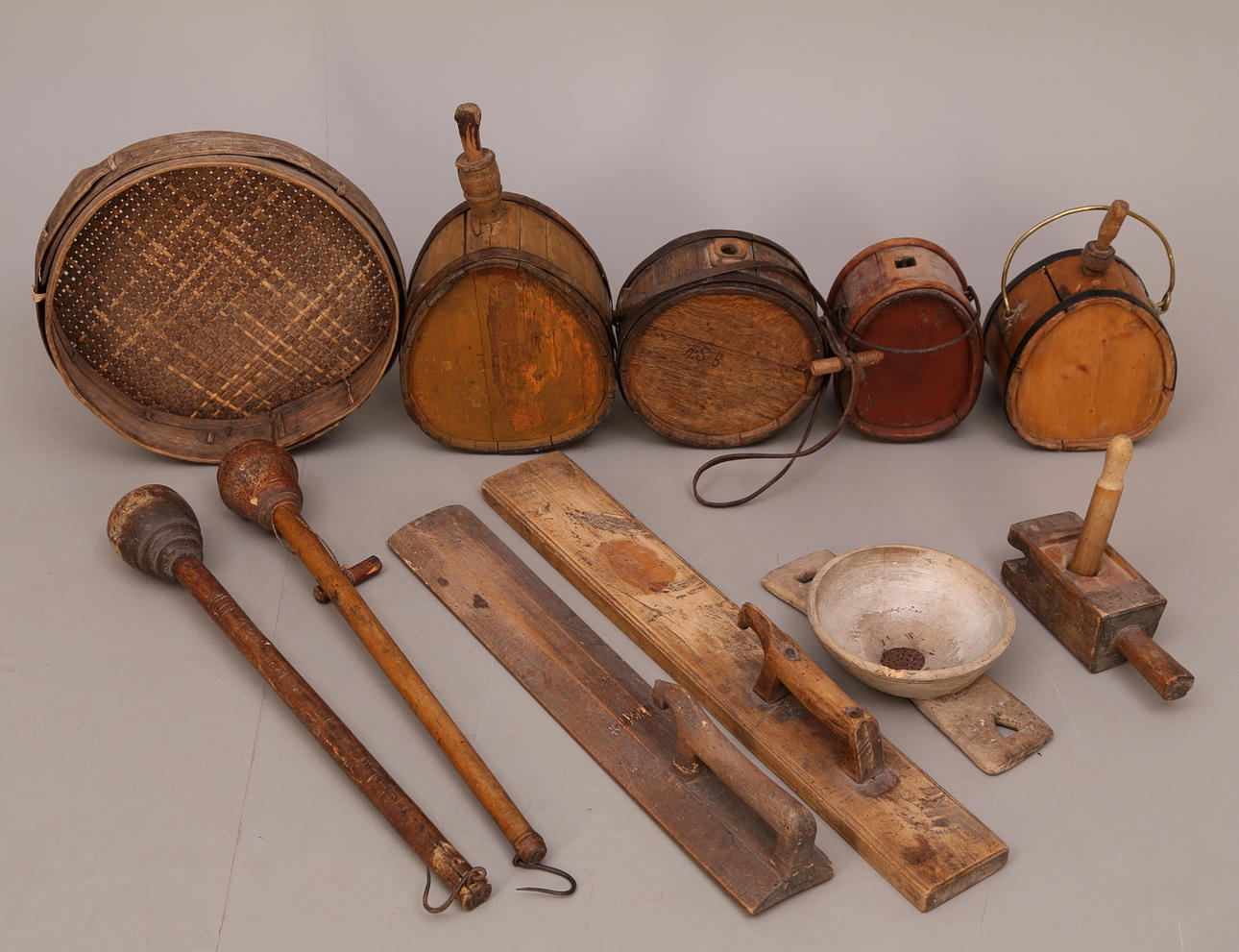 TRÄFÖREMÅL, 11 st, allmoge, 18/1900-tal.