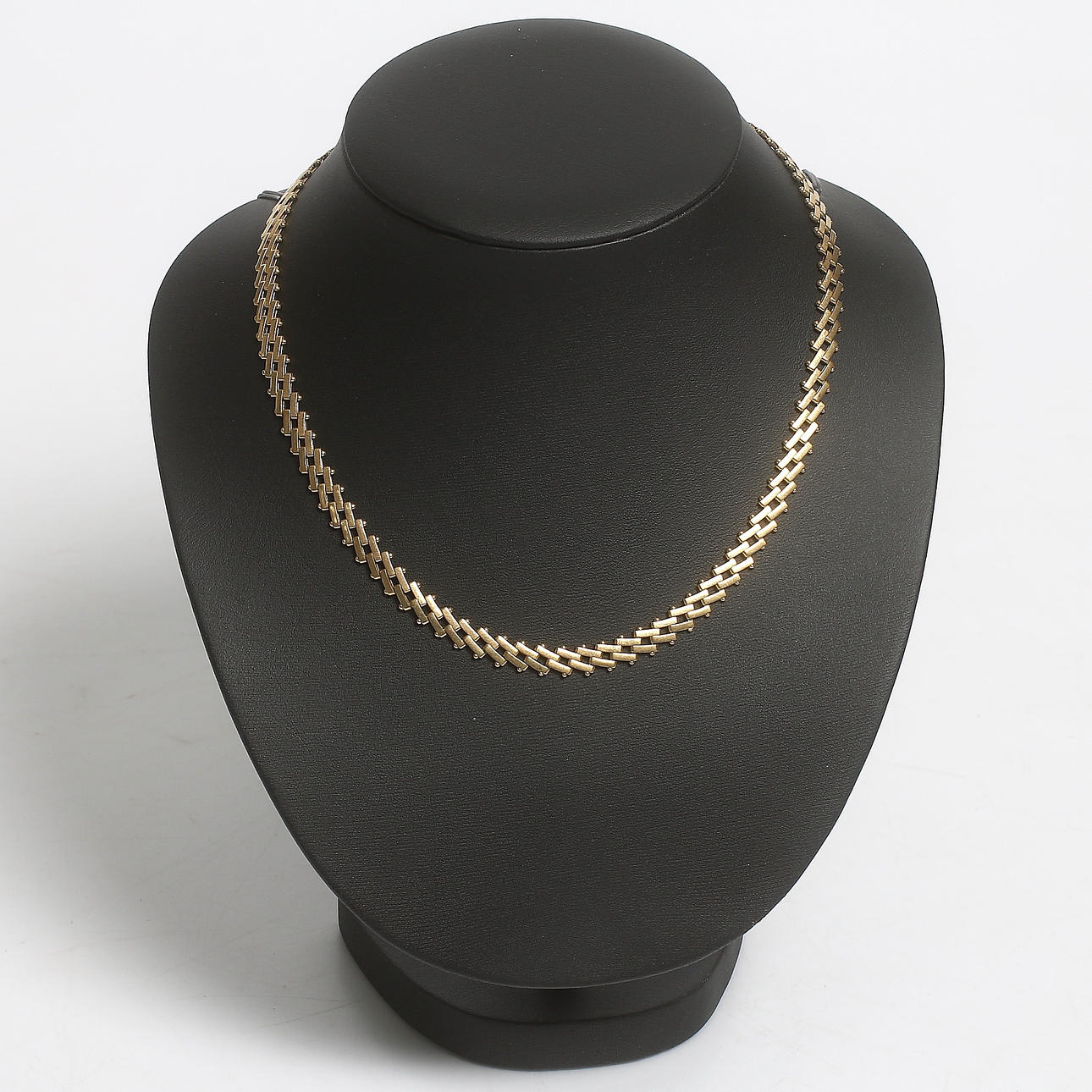 COLLIER, 18k guld, "Staketlänk", Svedbom & Co. 1900-talets slut. Vikt 25 gram.