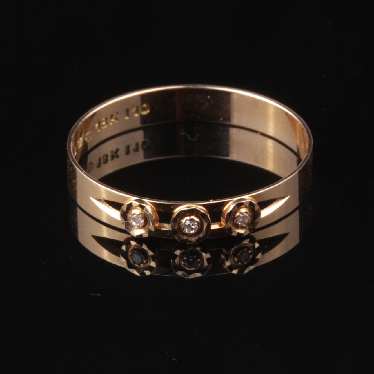 RING, med 3 diamanter, 18k guld, Pettersson Ab Olof, Stockholm, 1989, ca 1,5 gram.