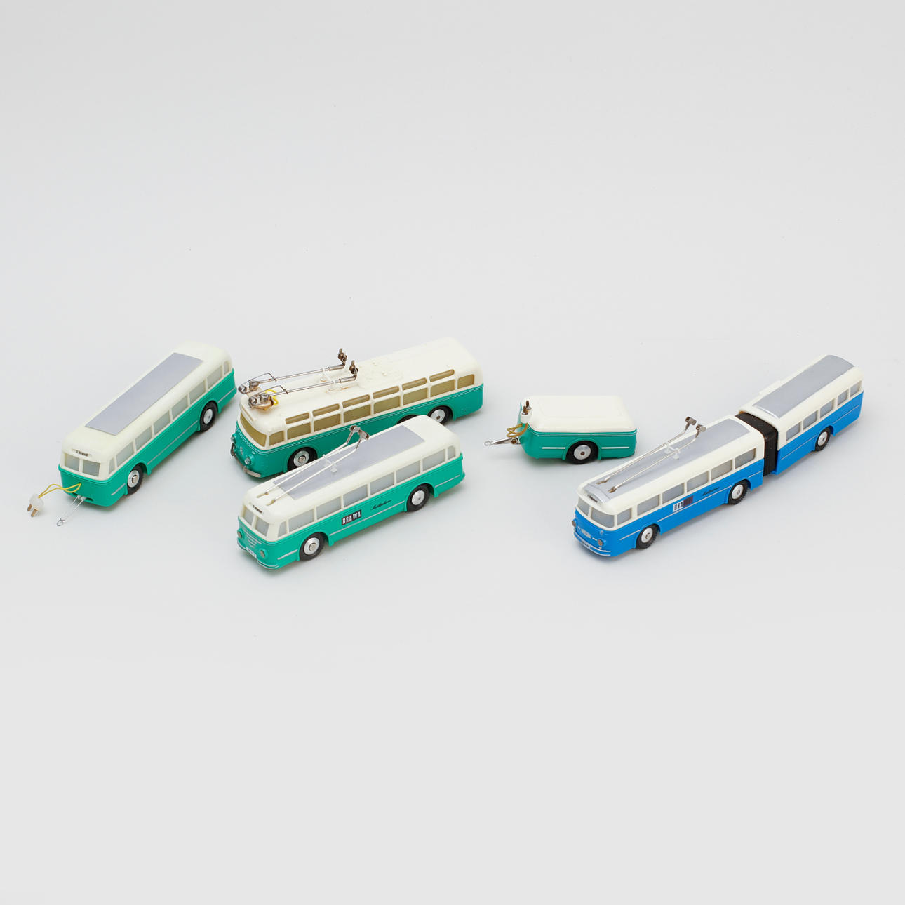 WIRE BUSES WITH ACCESSORIES, Brawa, scale H0, Germany.