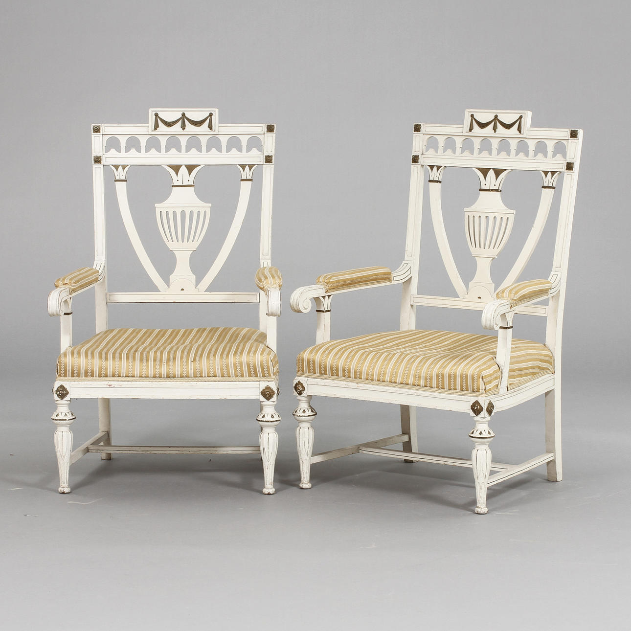 KARMSTOLAR, ett par, 1800/1900-tal.