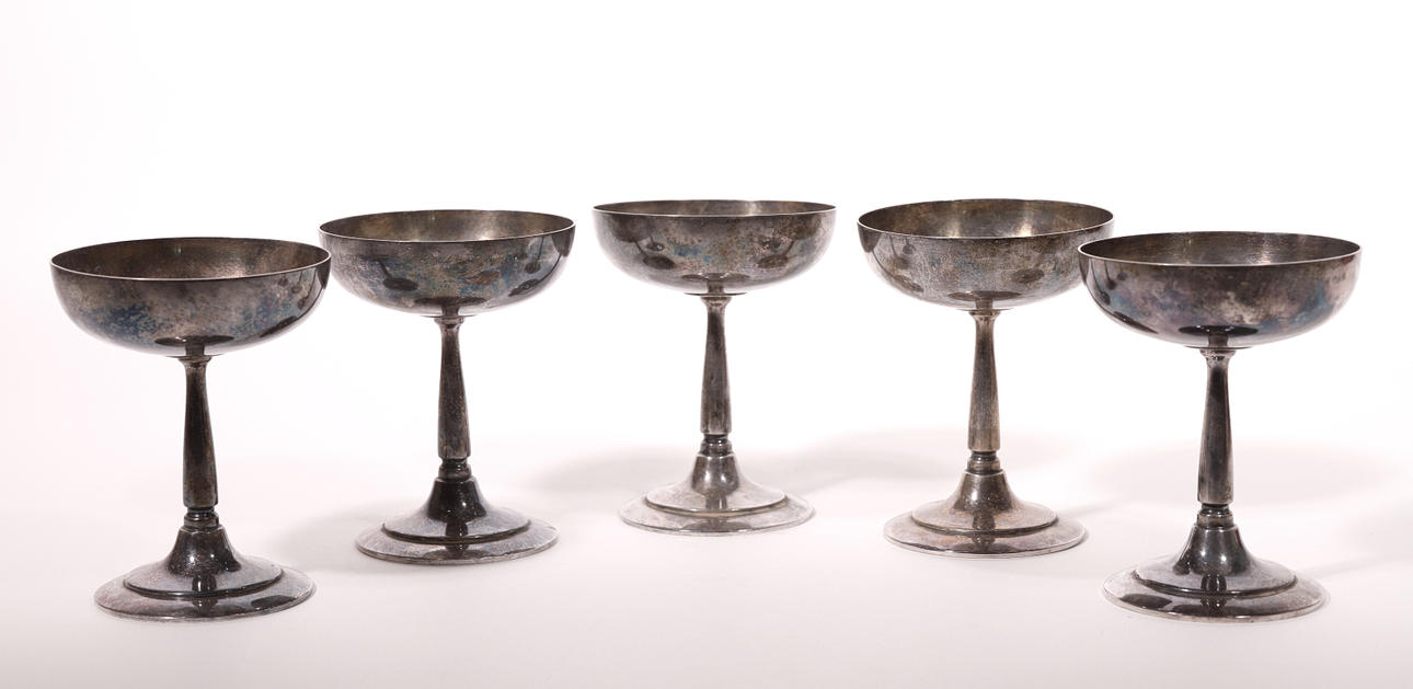 CINCO COPAS DE CAVA, alpaca plateada con baño en plata.