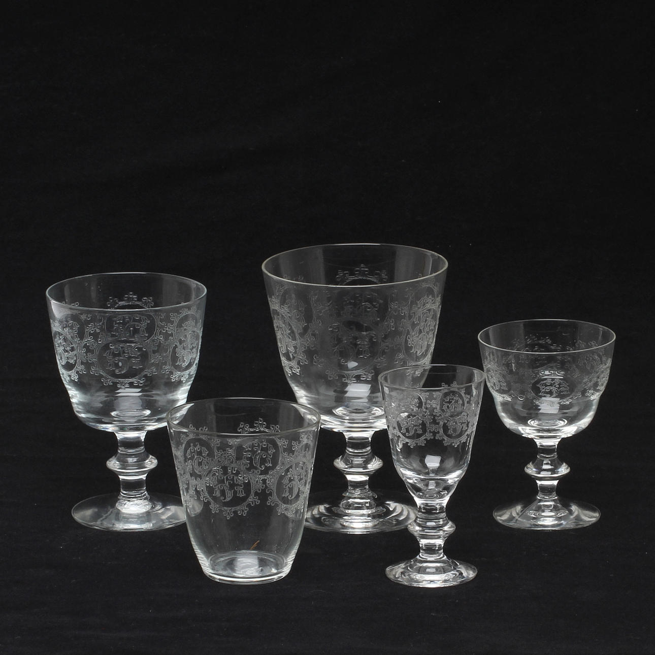 GLASSERVISDELAR, ca 45 delar, glas, "Elon", Edvin Ollers, Kosta.