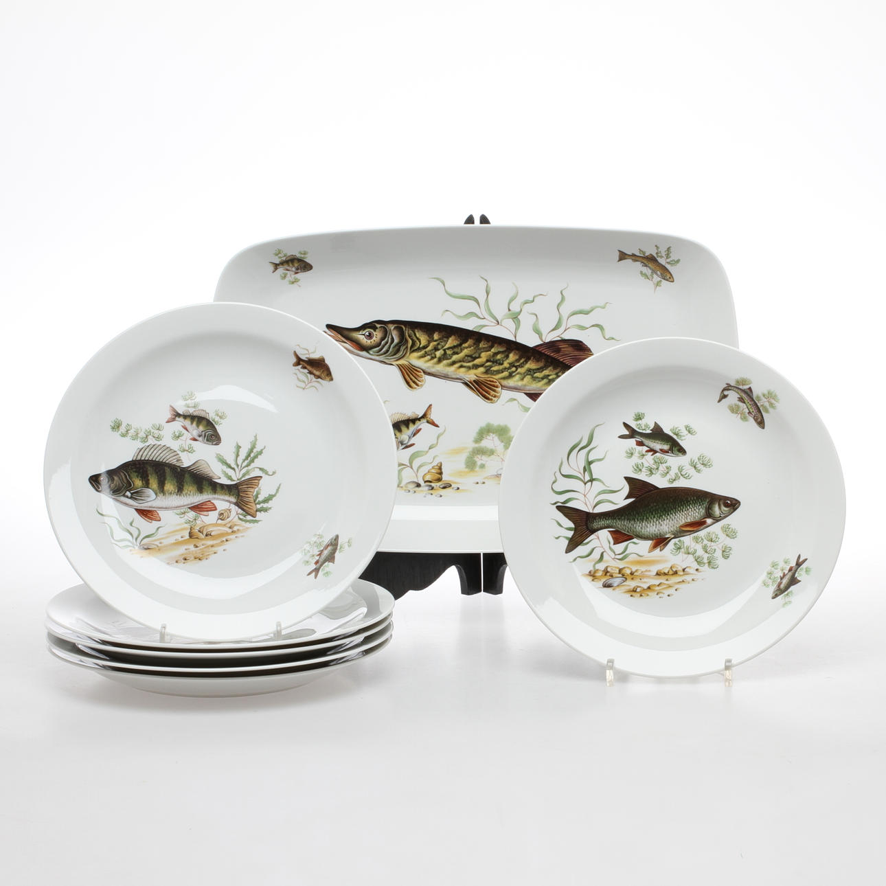 TALLRIKAR samt SERVERINGSFAT, 6 + 1 delar, Fiskservis, Rörstrand.