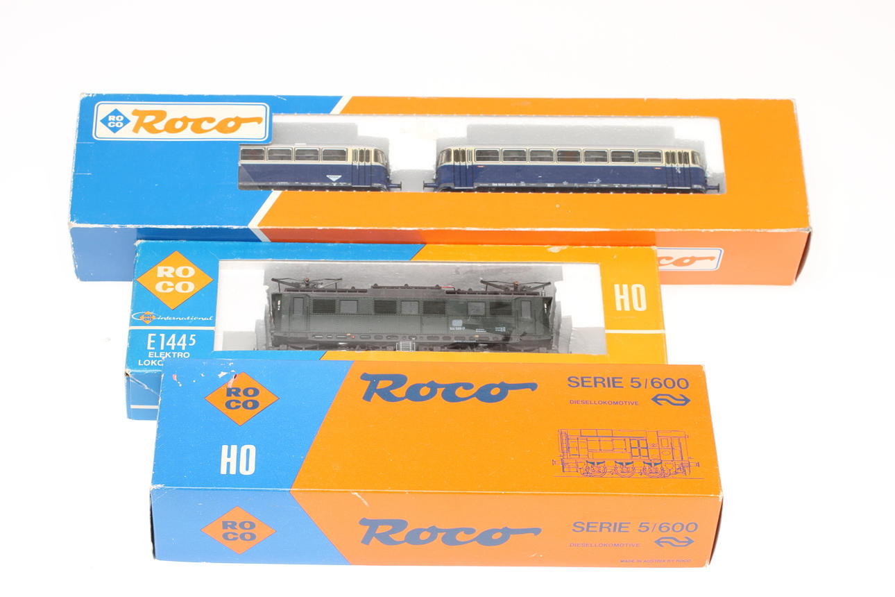 ROCO rälsbuss 43020, diesellok 04160 A och elektrolok 4130 i originalkartonger.