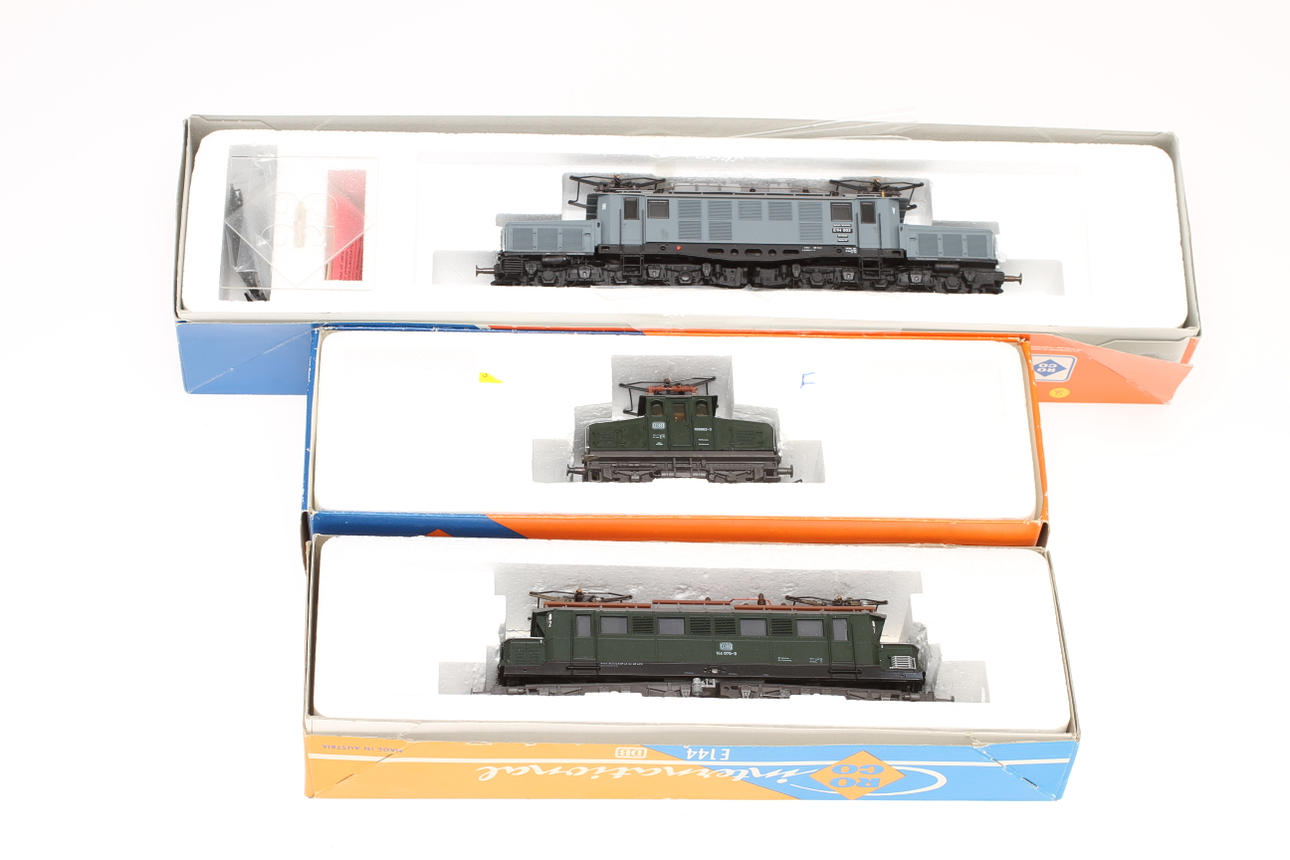 ROCO elektrolok 4131, 4128 A och 43416 i originalkartonger.