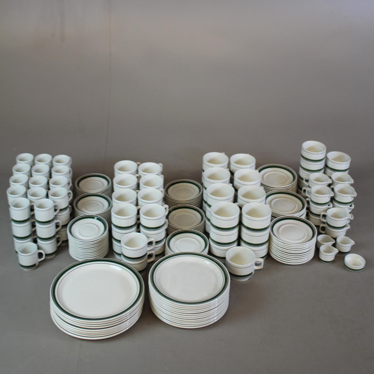 SERVIS, 560 delar, Figgjo, Norway.