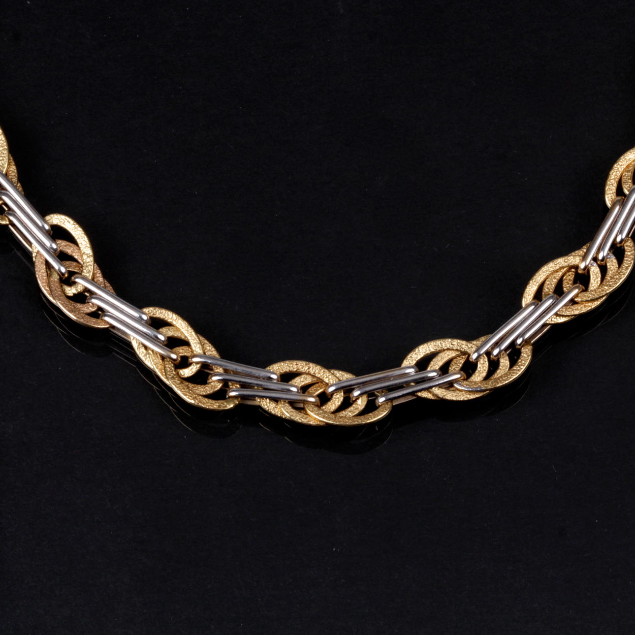 HALSKEDJA, 18k guld/vitguld, vikt ca 13,1 gram.