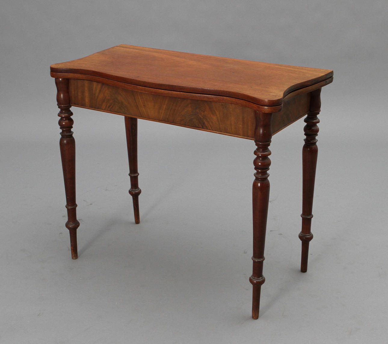 SPELBORD, nyrokoko, 1800-talets slut.