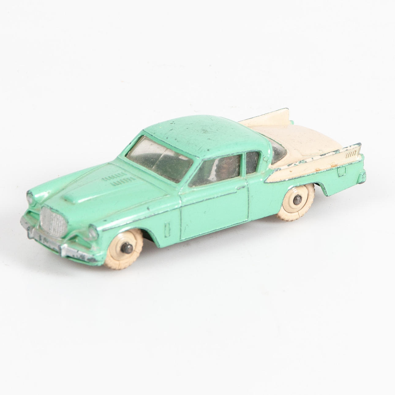 DINKY. Studebaker Golden Hawk.