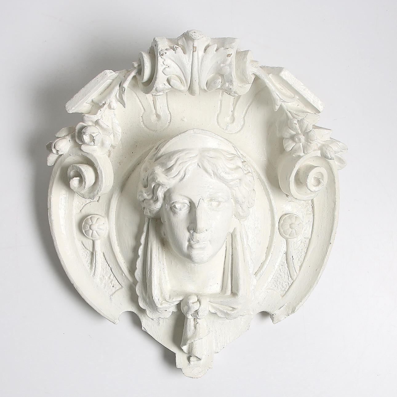 VÄGGORNAMENT / MASKARON, gips, 1800-tal.