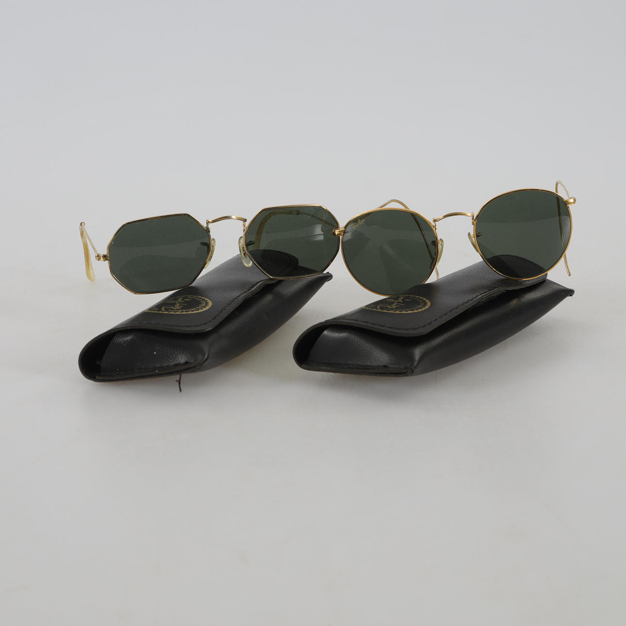 SOLGLASÖGON, 2 st, Ray-Ban, B&L.