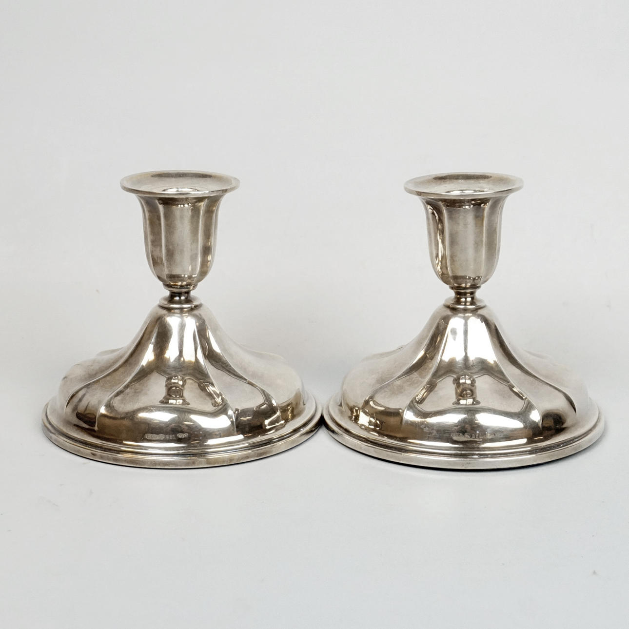 1 PAR LJUSSTAKAR, SILVER, 1900-tal.