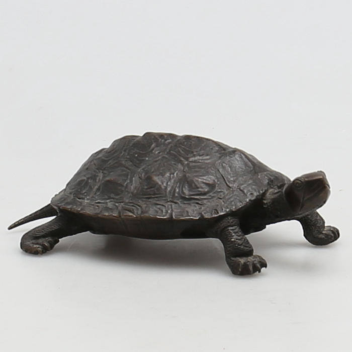 SKULPTUR i brons. Sköldpadda. Troligen orientalisk, sekelskifte 1900.