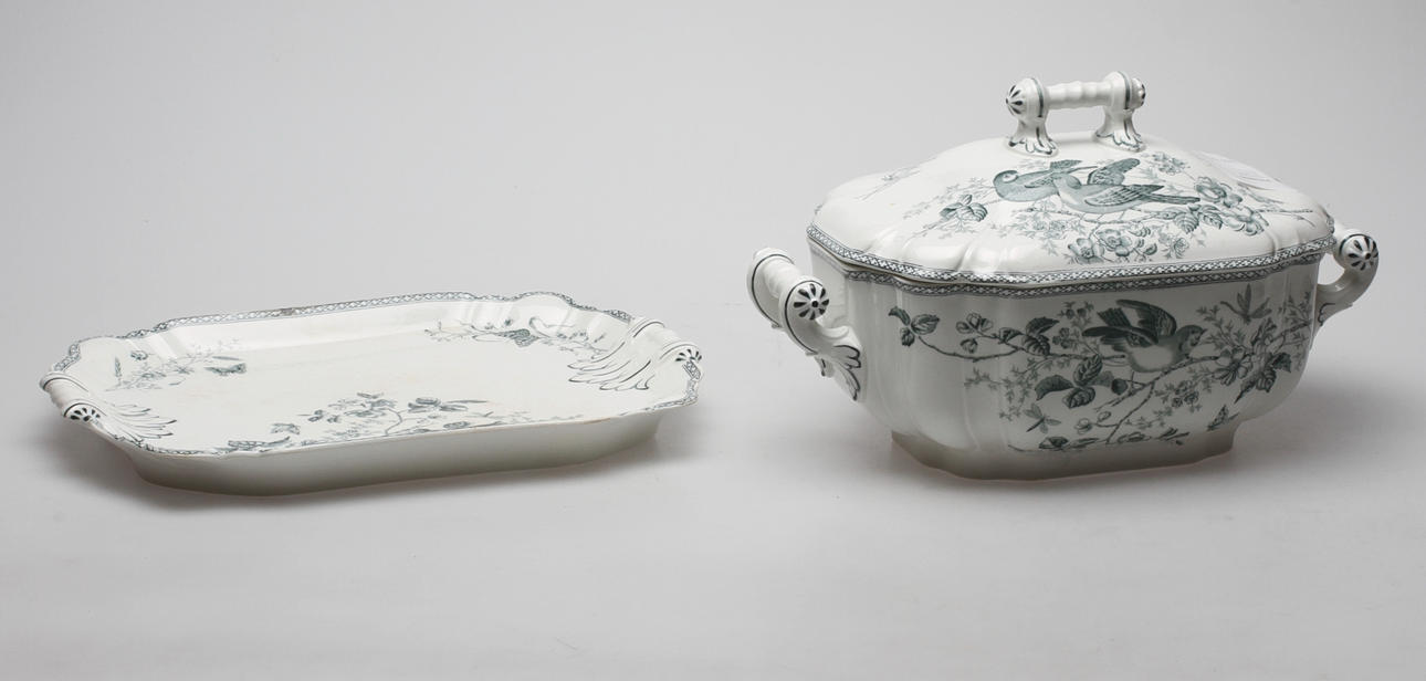 TERRIN MED LOCK SAMT FAT, flintgods, Wexiö, Gustafsberg.